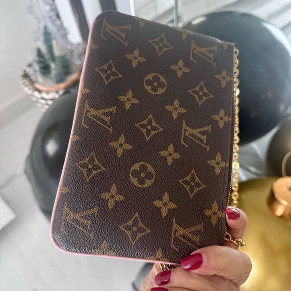 SALE 🌹🦢Louis Vuitton Double
Zip Pochette...Ballerina edition like new w dust bag - Picture 2 of 8